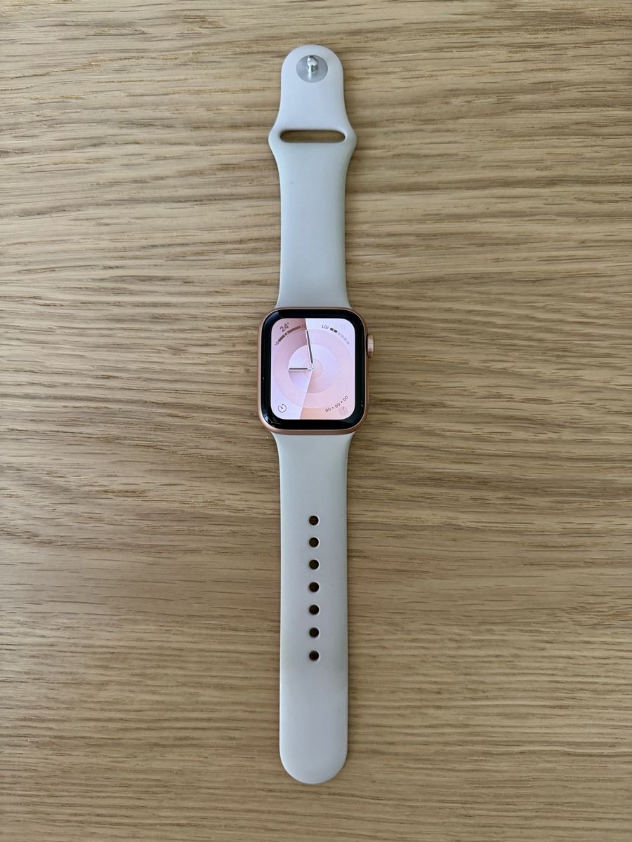 Apple Smartwatch: Apple Watch SE 40mm Gold – D'occasion à Weisslingen par quarktasche 1