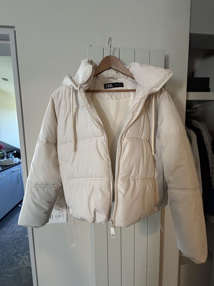 Zara Giacche: Daunenjacke beige  – Usato da Bern venduto da fortis1 1