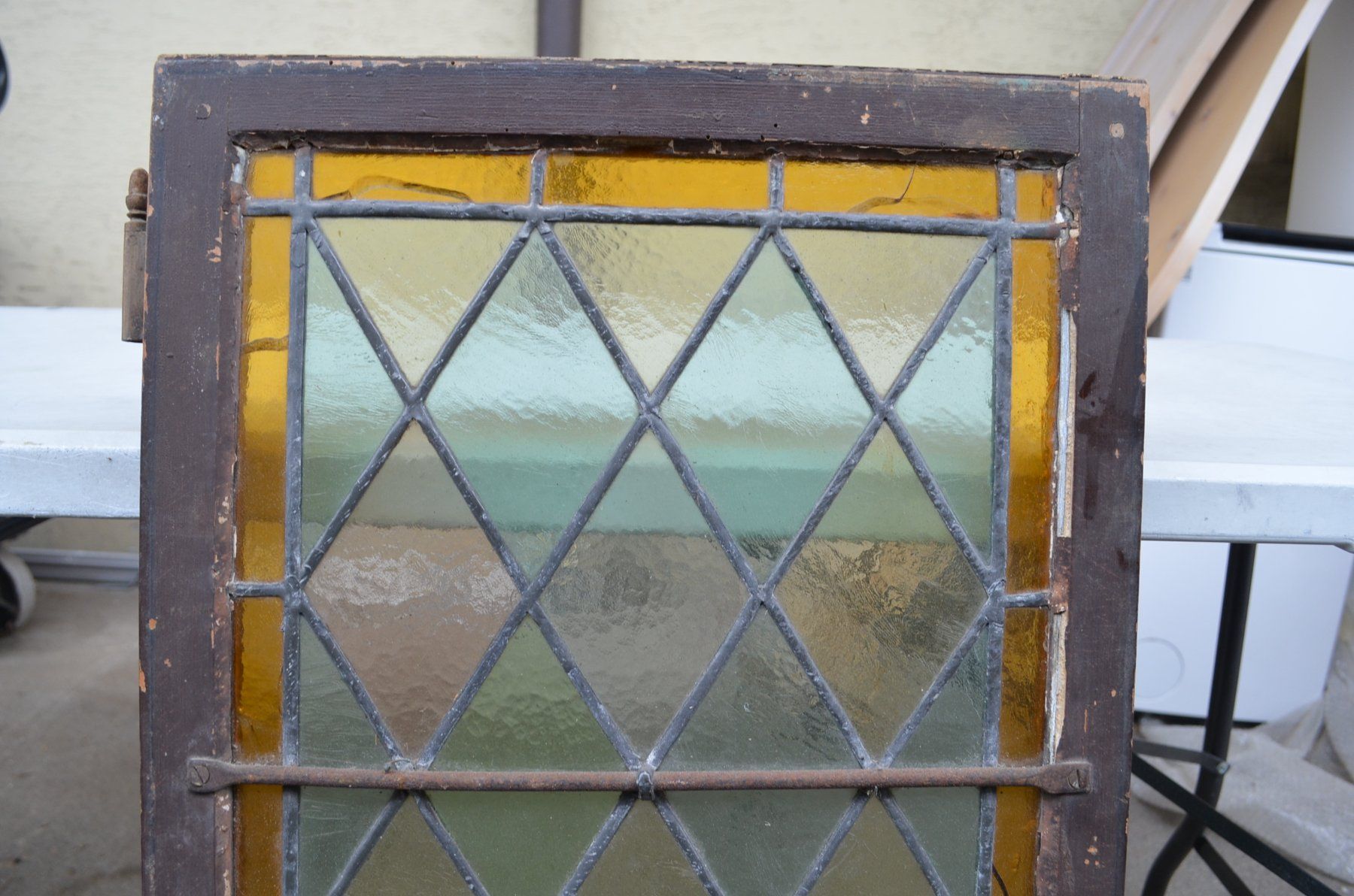Fenêtres: Antikes Fenster mit farbigem Glas, – D'occasion à Wil SG par Athi 4