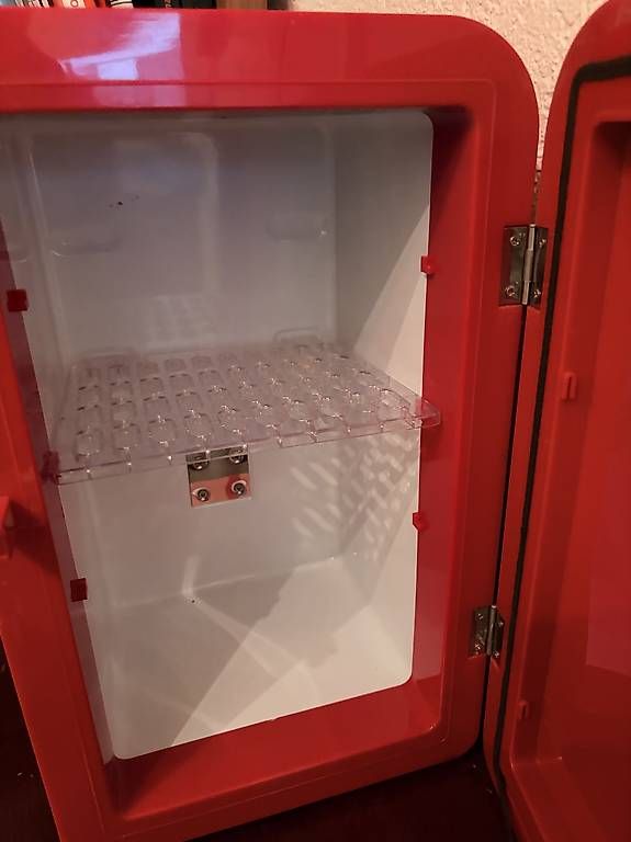 Frigoriferi: Frescolino 1 rot  – Usato da Pfeffingen venduto da Mobasel 1