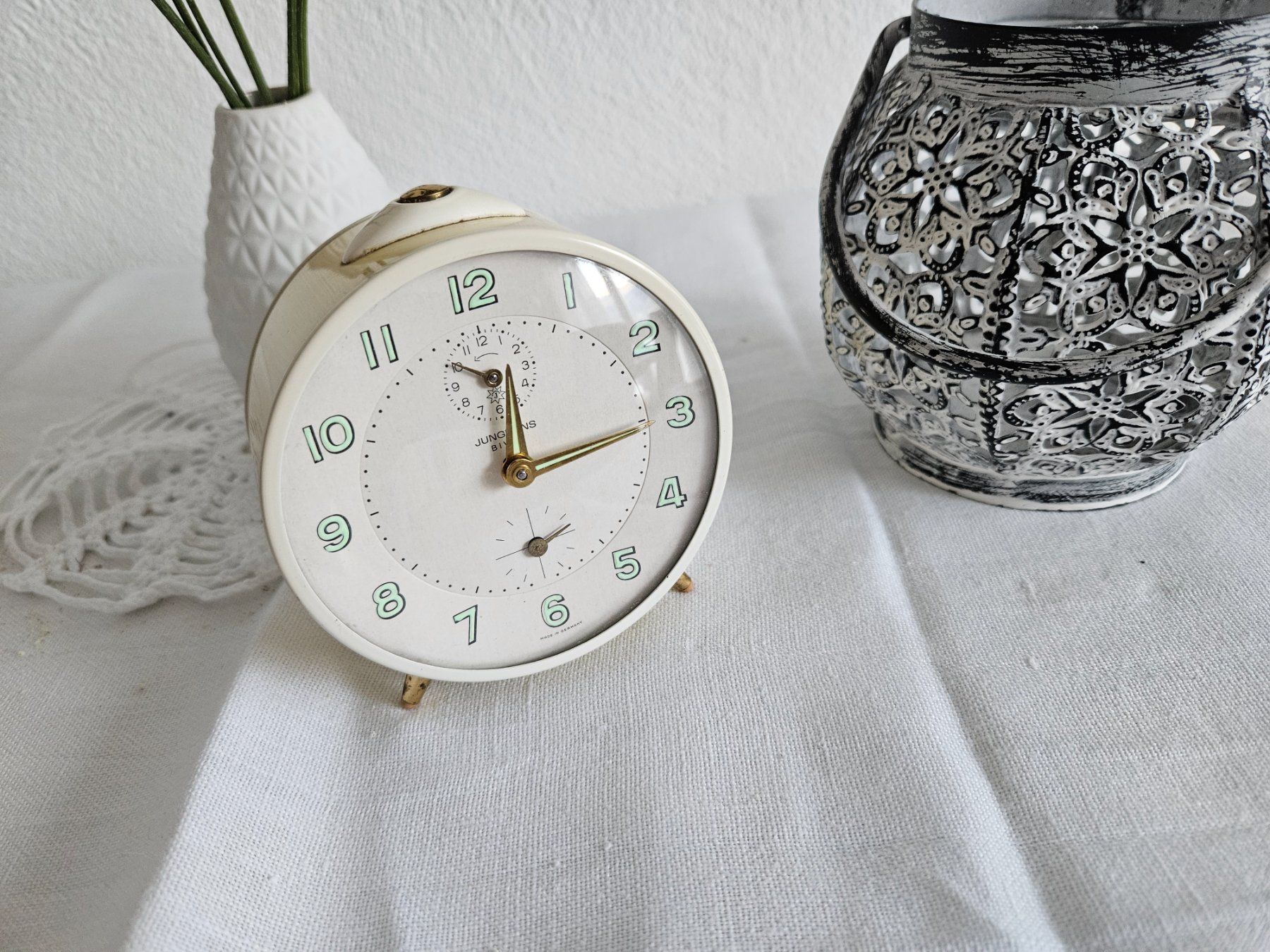 Junghans Wecker: Junghans Wecker Retro Design guter Zustand – Gebraucht aus Untervaz von FullFlap777