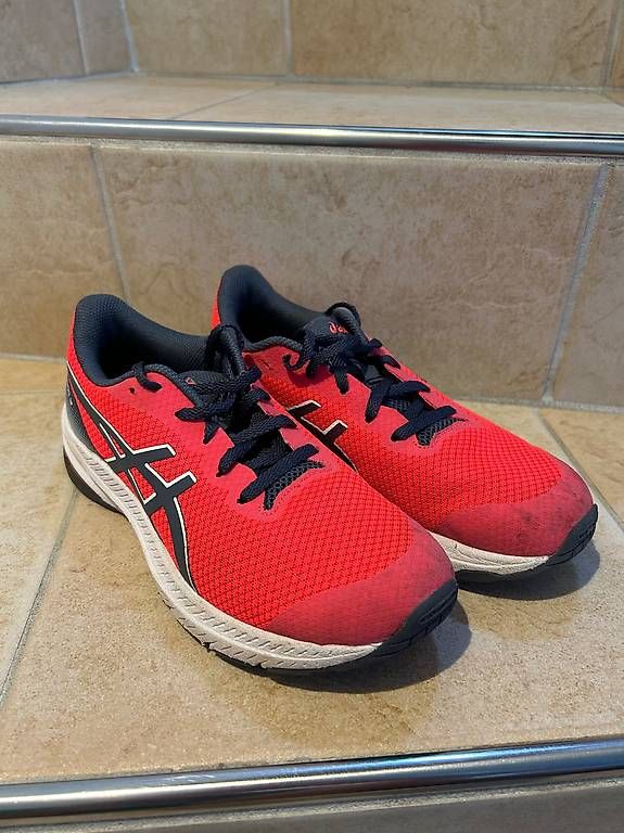 Scarpe per ragazzi: ASICS Aussenturnschuh Gr. 38 – Usato da Schmerikon venduto da sab_6ppz