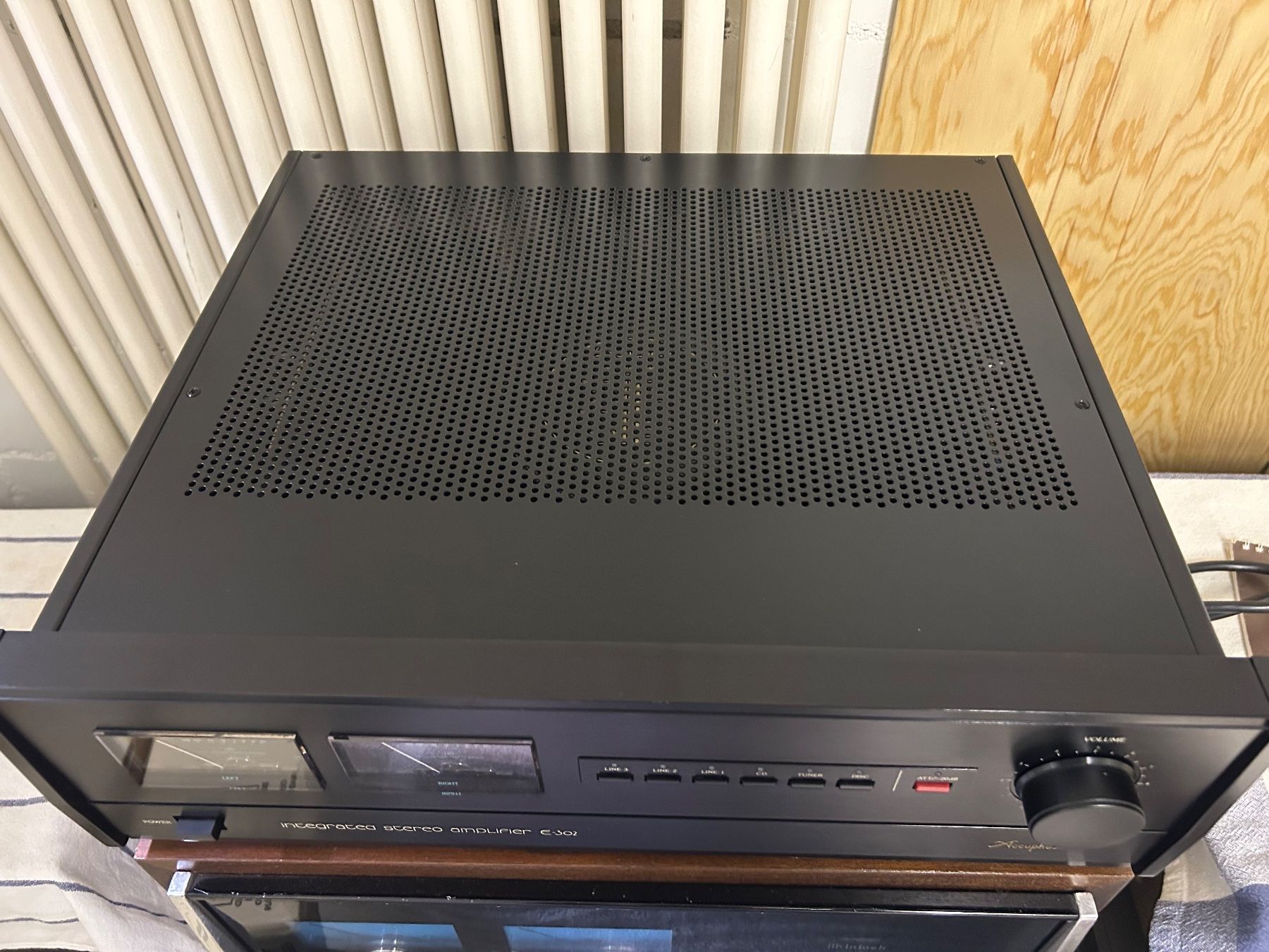 Accuphase Amplificatori: Accuphase E-302 – Fully Restored Integrated Amplifier – Usato da Baar venduto da AAT5 3