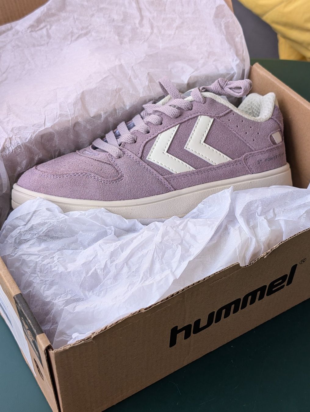 Hummel Scarpe da donna: Hummel Sneaker St. Power Play lila neu / 37 – Nuovo e nell'imballaggio originale da Bern venduto da Mantel0 2