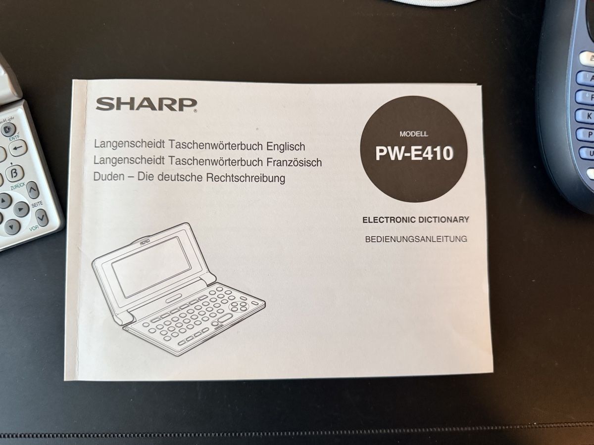 Palmari: Sharp Electronic Dictionary PW-E410 mit Bedienungsanleitung – Usato da Bubendorf venduto da Stine61 3