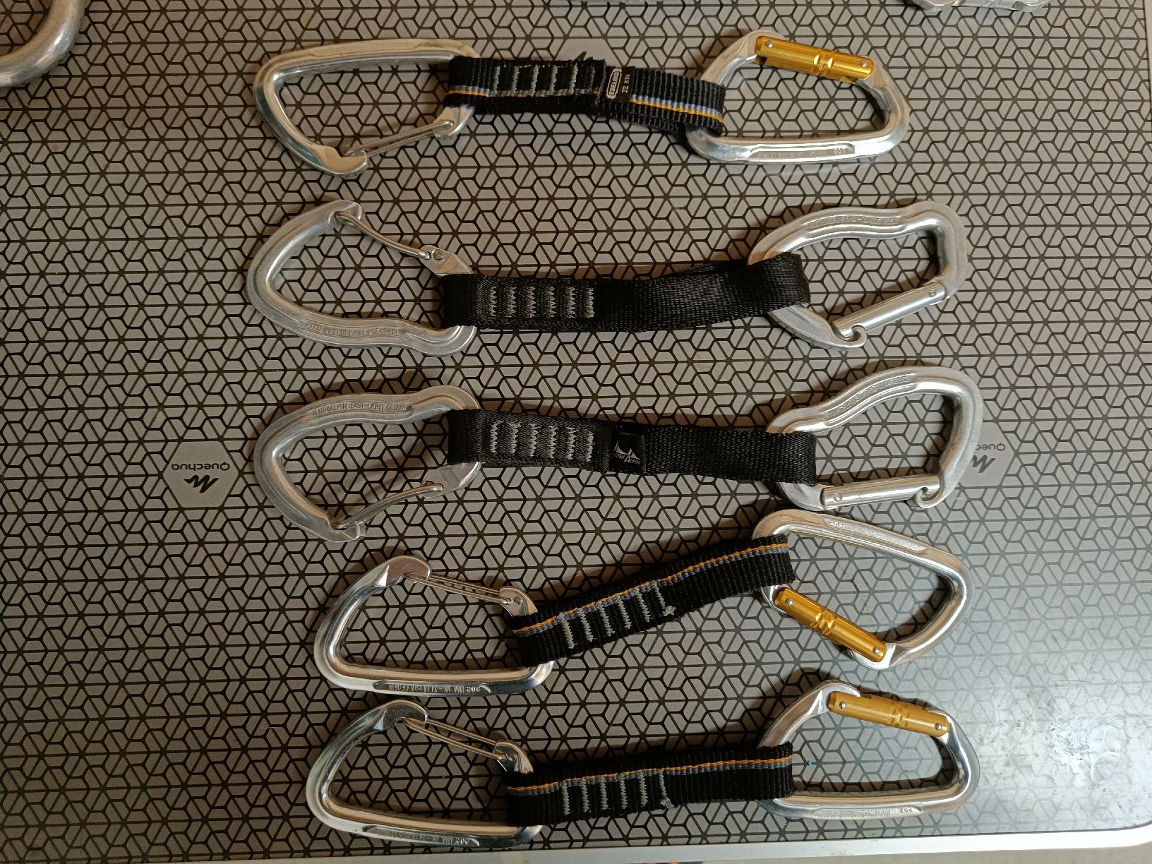 Attrezzatura da arrampicata: Kletterausrüstung – Nuovo (secondo la descrizione) da Büren SO venduto da els_vz28
