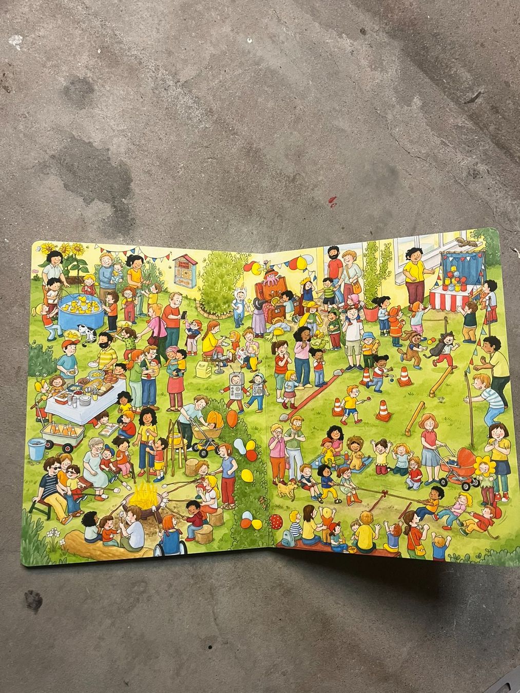 Libri: Grosses Kindergarten Wimmelbuch v. Sandra Recker – Usato da Zürich venduto da tomgreenius 2