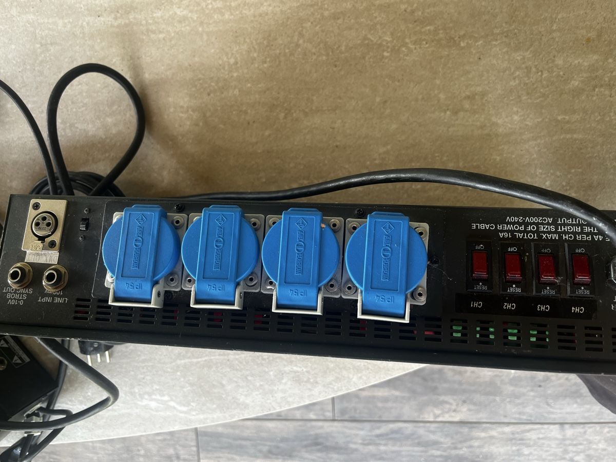 Componenti elettronici: Lighting and power supply distributors- untested – Usato da Hinterkappelen venduto da nic_kzp2 1