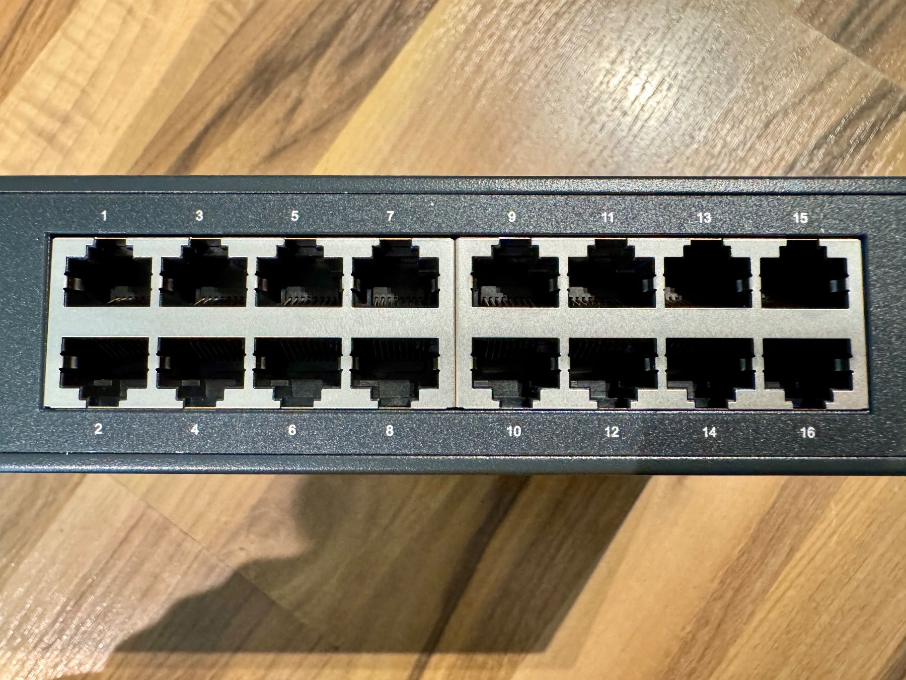 Hub & Switch: TP-Link TL-SG1016DE, 16 Port Gigabit Easy Smart Switch – Usato da Meierskappel venduto da fs6344 9