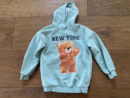 Sweatshirt mit Kapuze & Motiv Gr. 140