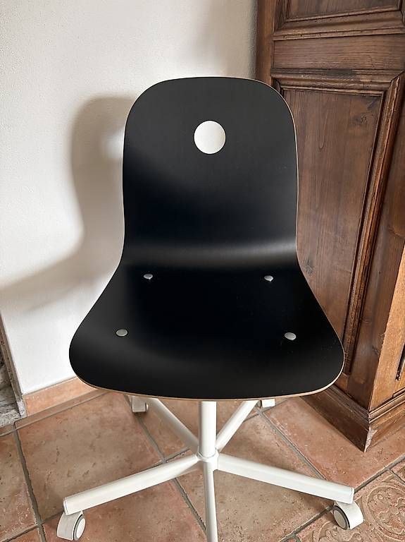 Sedie: Vendo  – Usato da Mergoscia venduto da cad_9chw