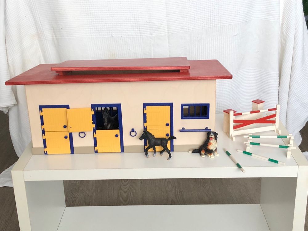  Schleich Pferdehof (Gebraucht) in Brunnadern für CHF 27 – mit Lieferung Illustration 