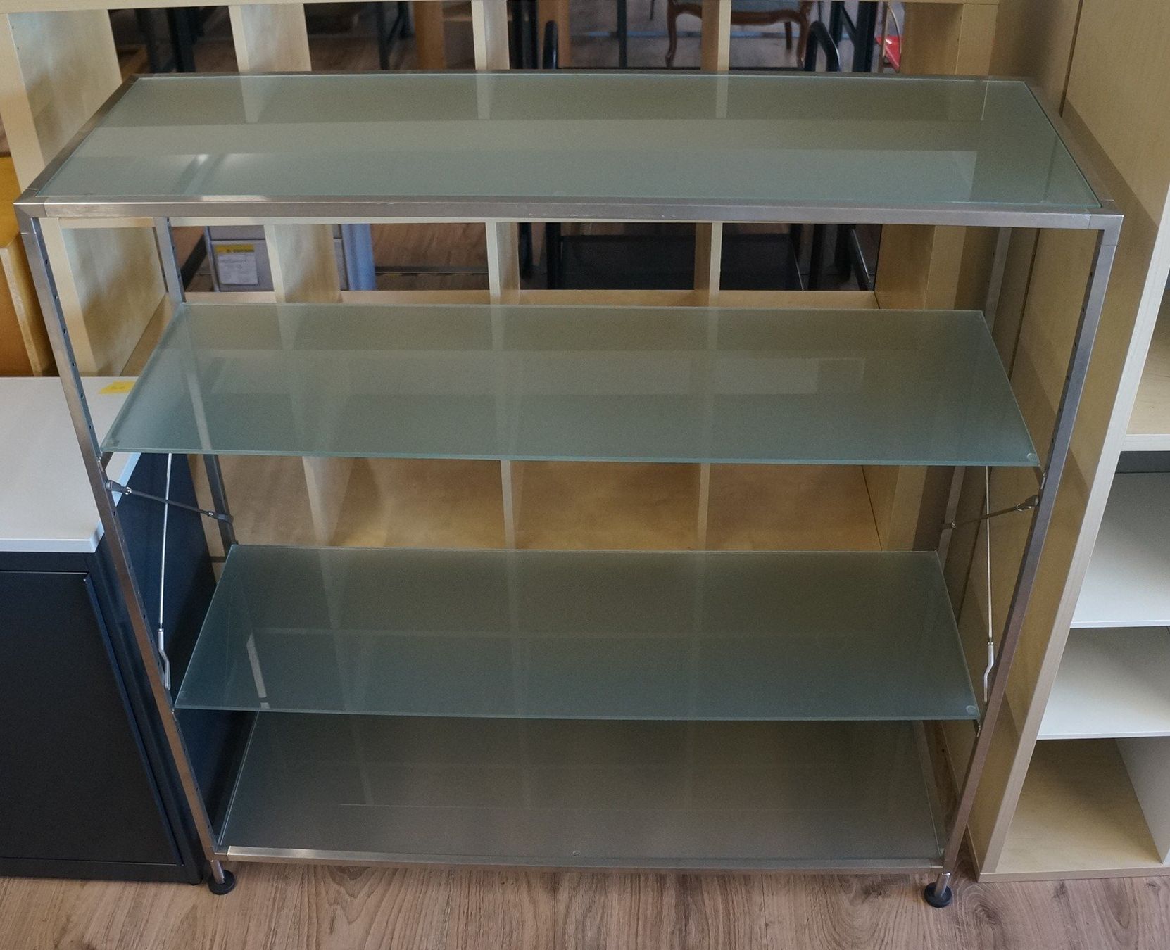Vitra Scaffali: Vitra Glasregal Vintage – Usato da Basel venduto da bk_brockibasel