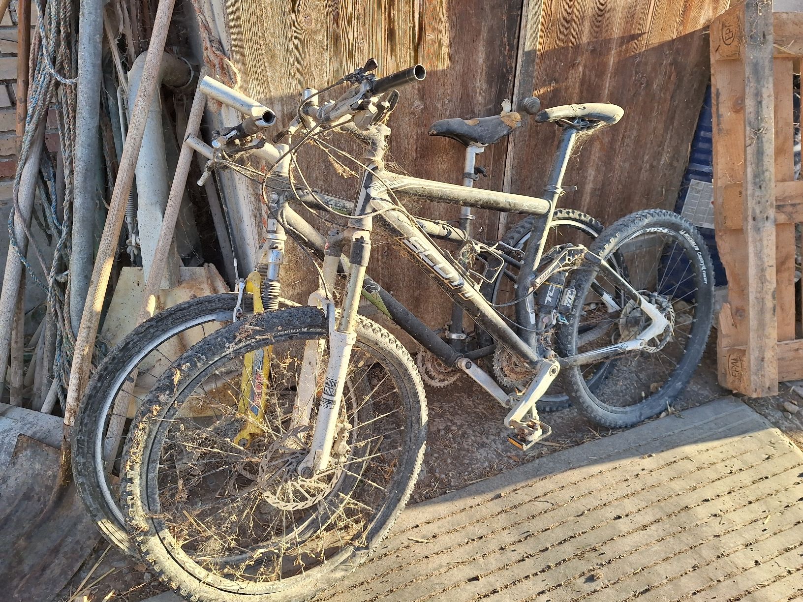 K2 Biciclette: 2 Mountainbike K2 und Scott  – Difettoso da Rüeterswil venduto da Summervagel