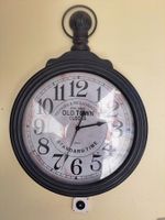 Grosse Wanduhr ( 70cm Durchmesser )