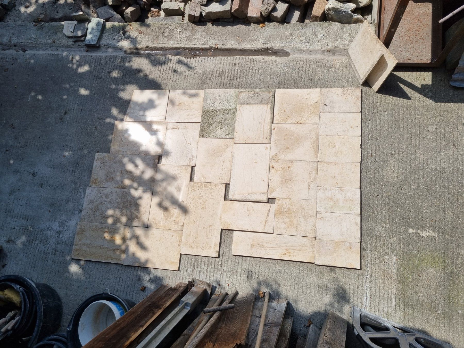 Rivestimenti per pavimenti: Gebrauchte Jura-Kalksteinplatten, ca. 3 m2 – Usato da Fürstenaubruck venduto da PizBeverin2018 4