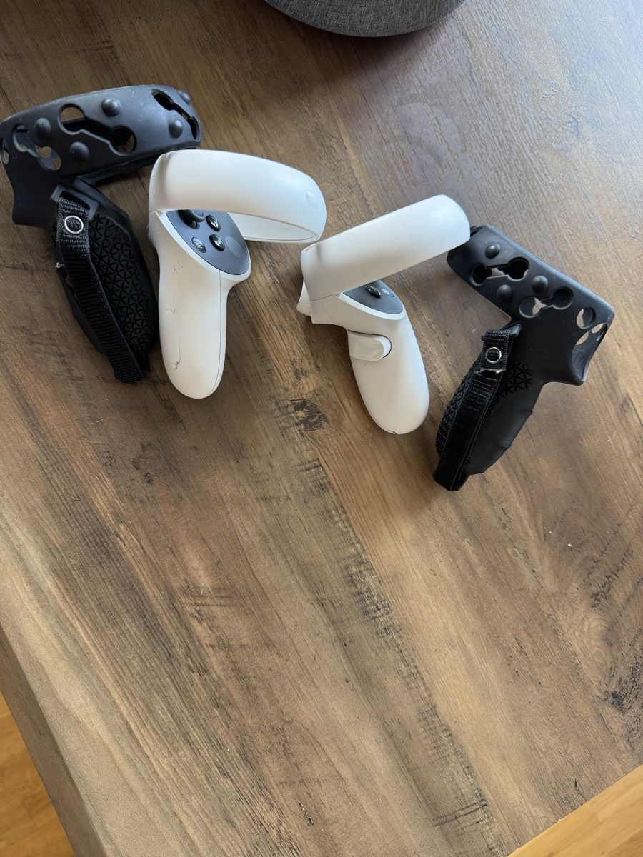 Casque VR: VR Brille Oculus Quest 2 – D'occasion à Berlingen par spi_6b8m 1