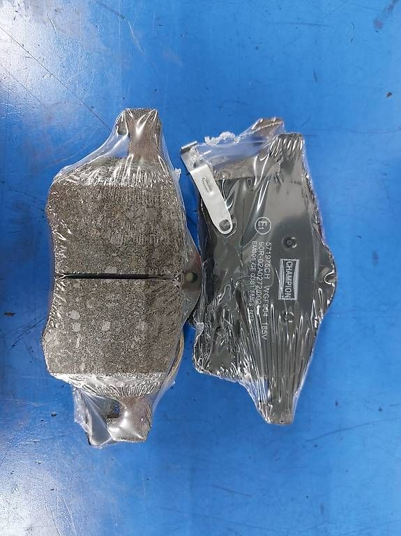 Tutti pezzi di ricambio auto: Opel Bremsbeläge – Usato da Hergiswil LU venduto da Janik.S 1