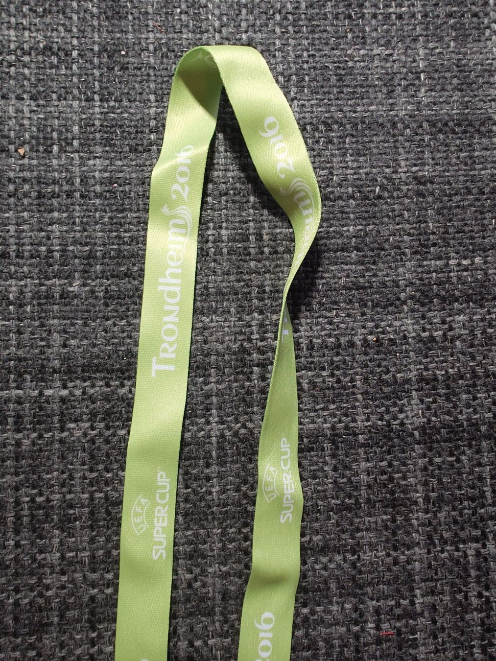 UEFA Placchette & Badge: UEFA Supercup 2016 Trondheim Lanyard/Tour de Cou – Usato da Genève venduto da arnoo 3