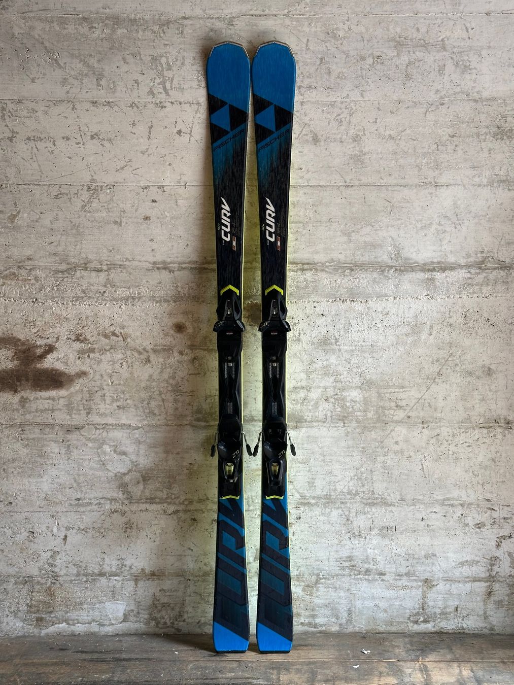 Fischer Sci: Fischer Curv RC4 Ski 164cm – Usato da Emmenbrücke venduto da karkarkar