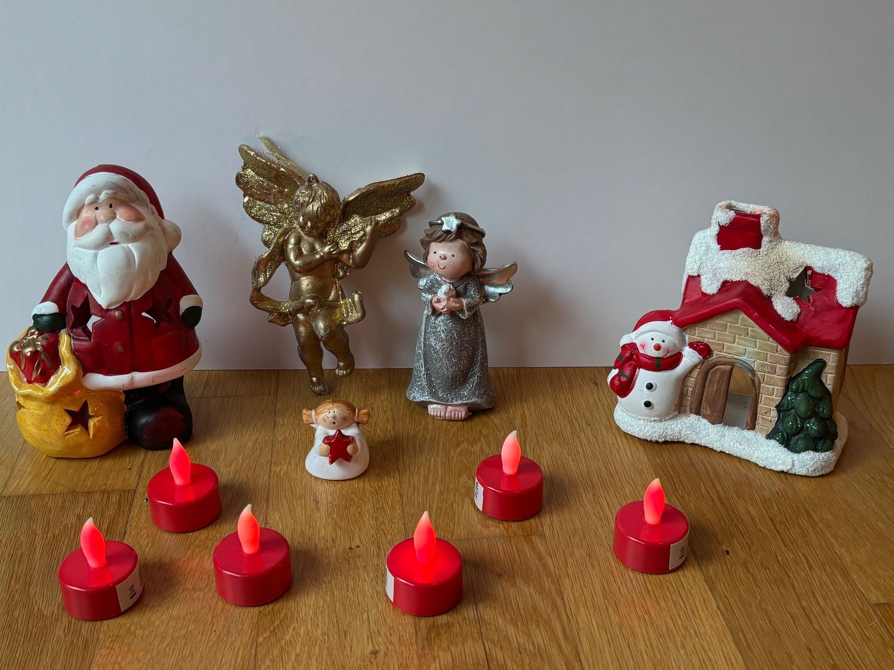 Alle Dekorationen: Weihnachtsdeko Figuren Set mit LED Teelichtern – Gebraucht aus Luzern von Sontru