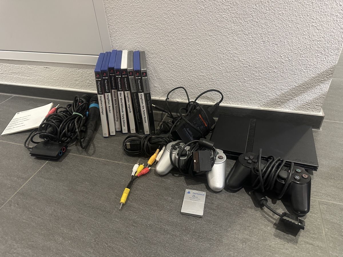 Sony Console: Playstation 2 Konsole,8 Games, Singstar Microfon +Memorycard – Usato da St. Gallen venduto da Ellly