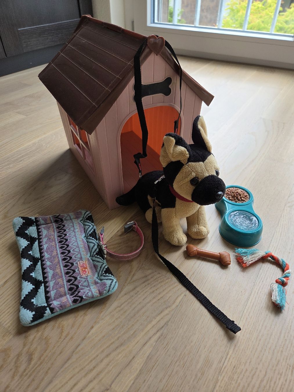 Cucce & Letti: Our Generation Hundehütte mit Hund – Usato da Frauenfeld venduto da Pecees