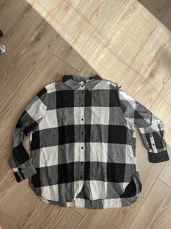 Lots de vêtements: diverse Oberteile  – D'occasion à Brütten par cel_l8pt 3