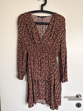 Zara Kleid, Grösse M, Blumenmuster
