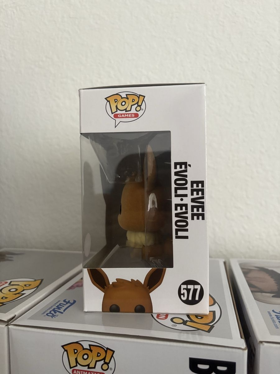 Funko Statuette: Funko Pop! Pokemon Eevee FLOCKED #577 – Usato da Wabern venduto da Ayke98 1