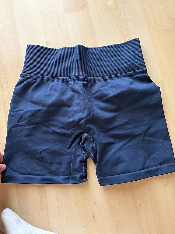 Leggings: Teveo shorts – D'occasion à Uttigen par Ninakim2002