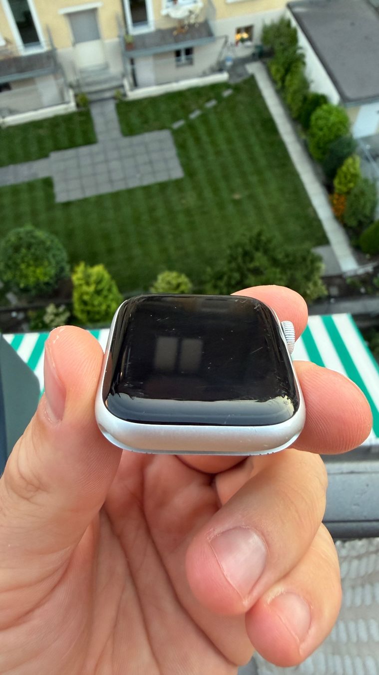 Apple Smartwatch: Apple Watch SE 44mm Silber/weiss – Gebraucht aus Zürich von dav_dc79 3