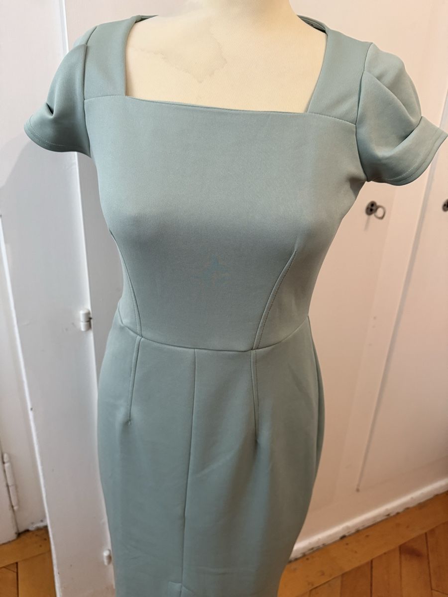 Closet London Vestiti: Robe élégante à vendre – Nuovo e nell'imballaggio originale da Le Locle venduto da tchanatakoua 3