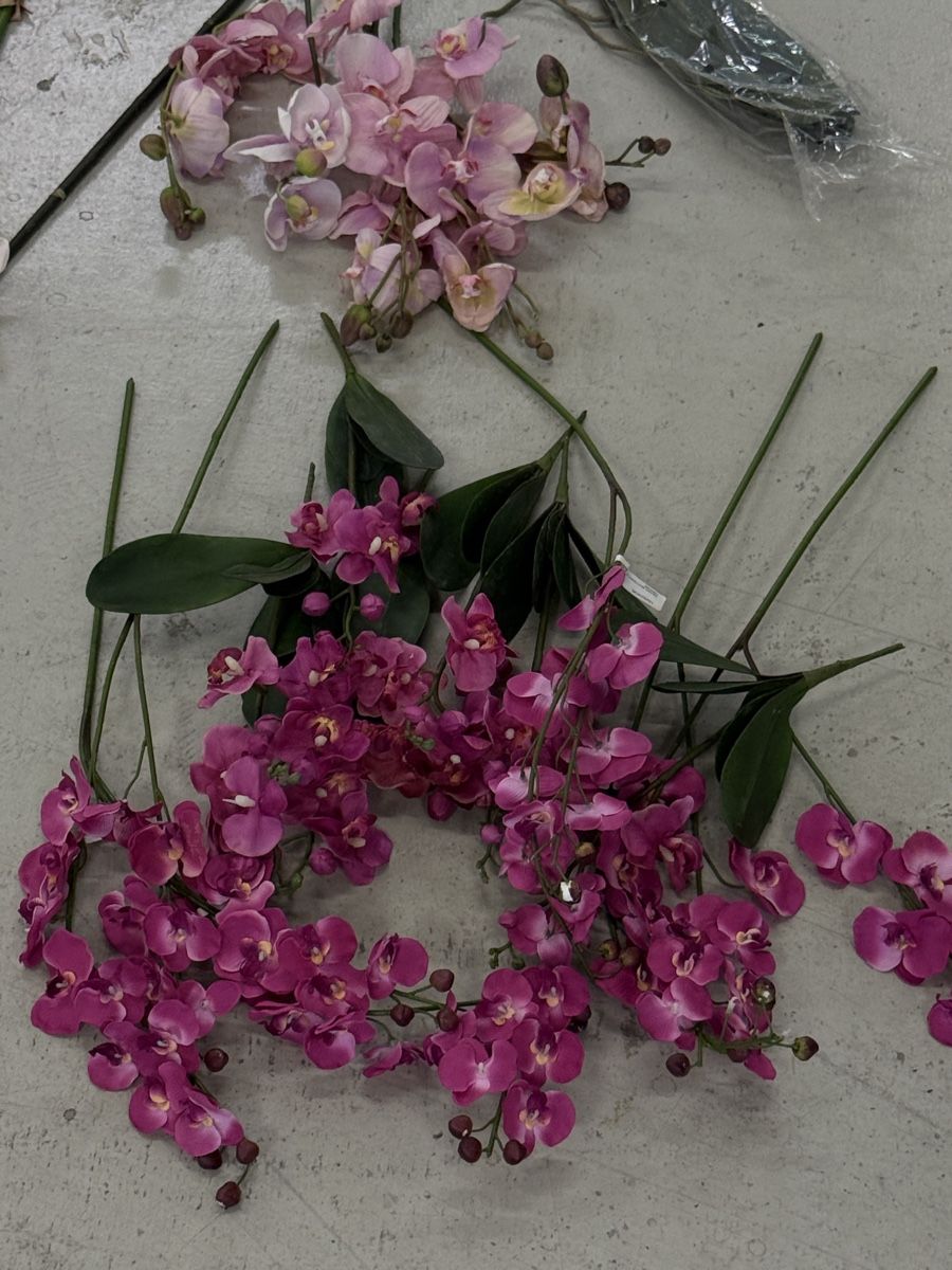Alle Dekorationen: Künstlichen Blumen – Gebraucht aus Pfäffikon SZ von Tonimarroni99