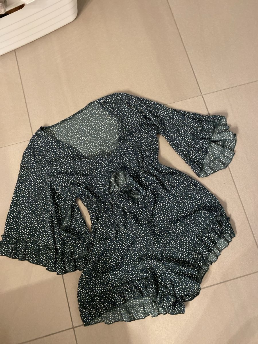 Shein Tute: Jumpsuit kurz – Usato da Chur venduto da dan_tp5n