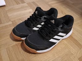 Adidas Ligra 7 Kids Hallenschuhe Gr. 35 (IE8035) – Wie neu!