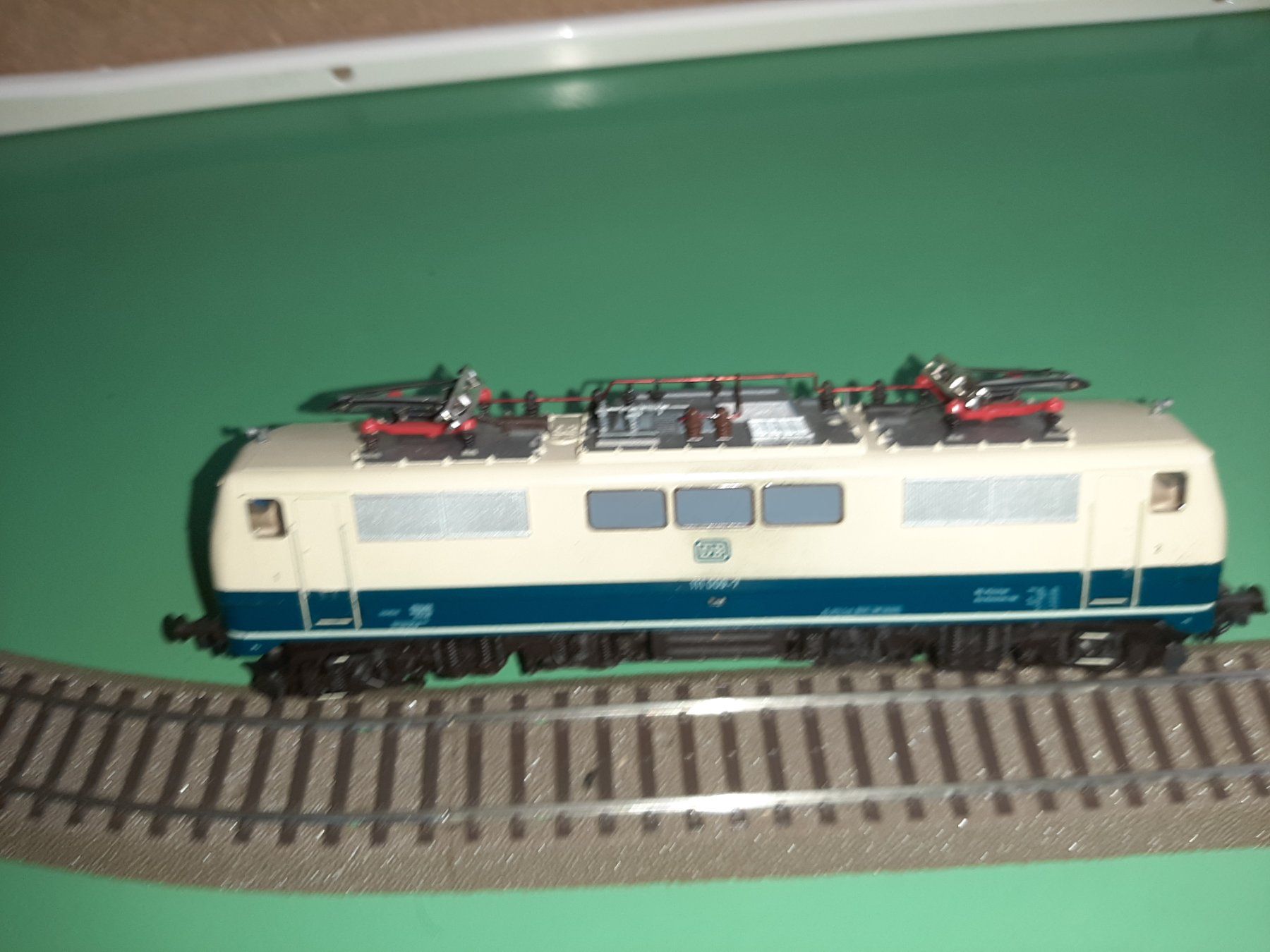 Roco Modelleisenbahnen: ROCO 111 009-7 – Gebraucht aus Avully von RIVALIS