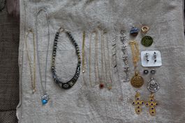 1 schönes 22 teiliges Modeschmuck Set