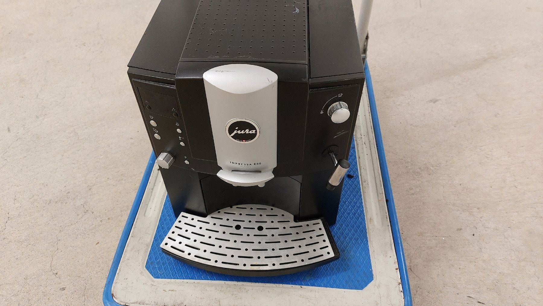 Jura Macchine per caffè & Macchine per espresso: Jura Impressa Kaffeemaschine – Difettoso da Hinteregg venduto da Amerizium