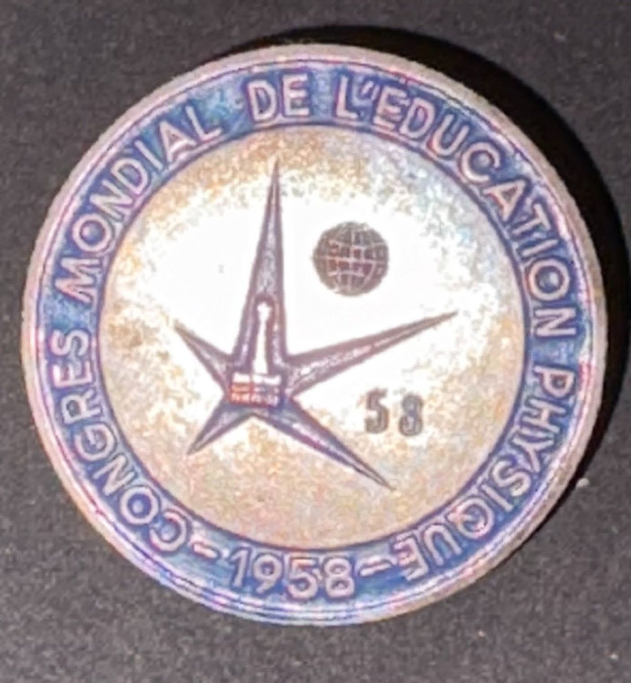 Placchette & Badge: ANSTECKNADEL CONGRES MONDIAL 1958 – Usato da Ostermundigen venduto da Wyatt-Earp
