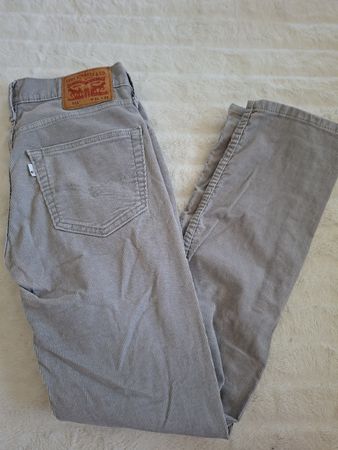 Pantalon Levi Strauss & Co. 511 en velours cotele gris clair
