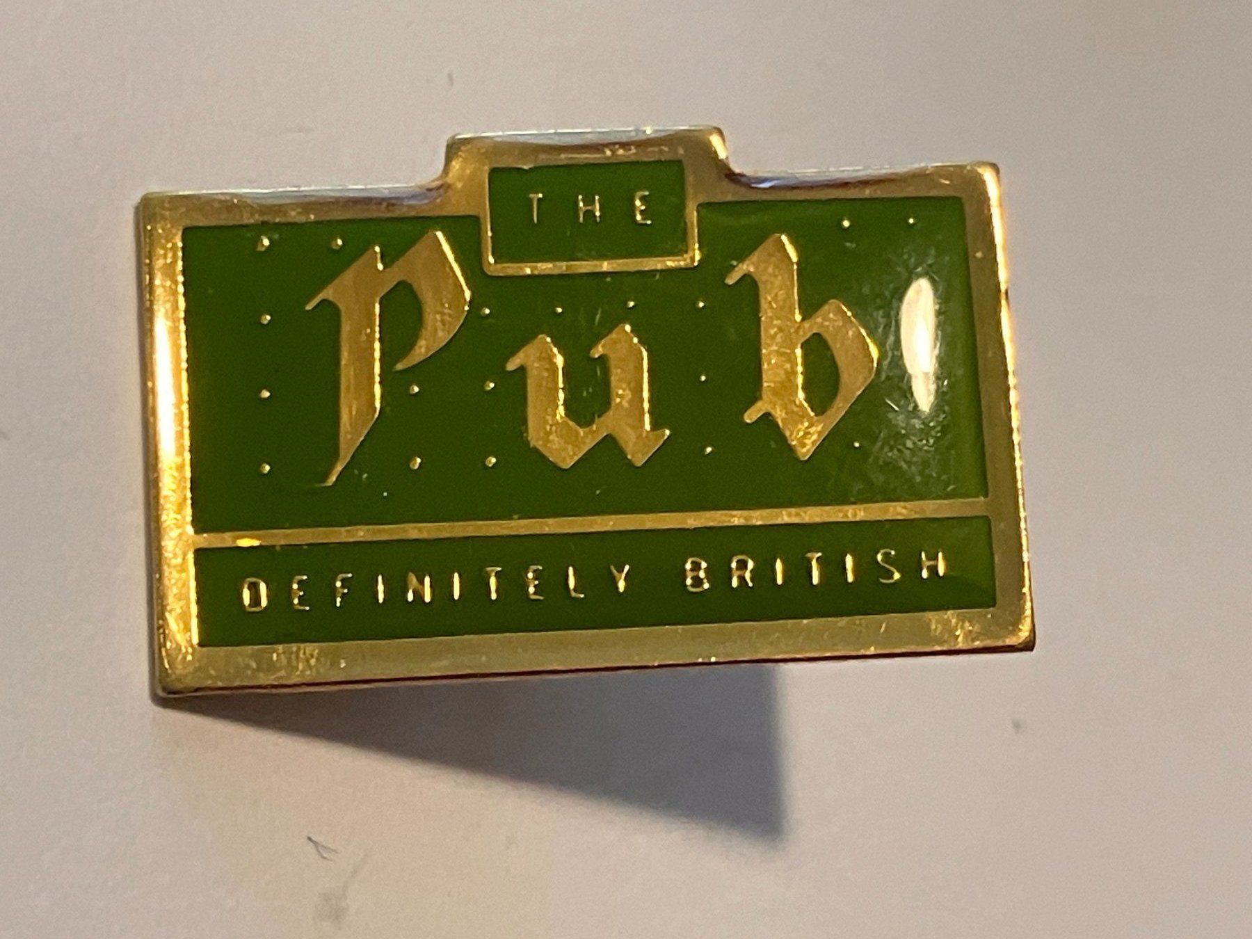 Placchette & Badge: 1 Pin Pub - definitly British – Usato da Basel venduto da djwwpp