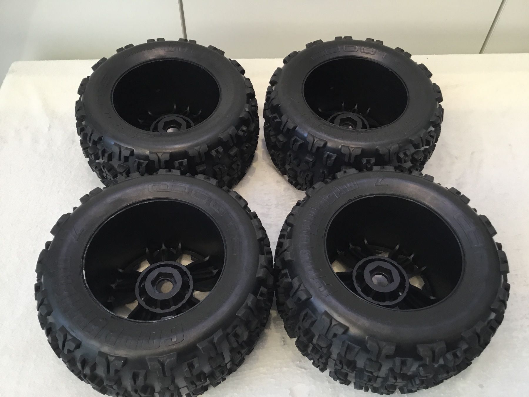 Arrma Modellismo RC: Arrma Kraton EXB V2 1:8 Räder neu – Nuovo (secondo la descrizione) da Büsserach venduto da Swissbluesmobile 1