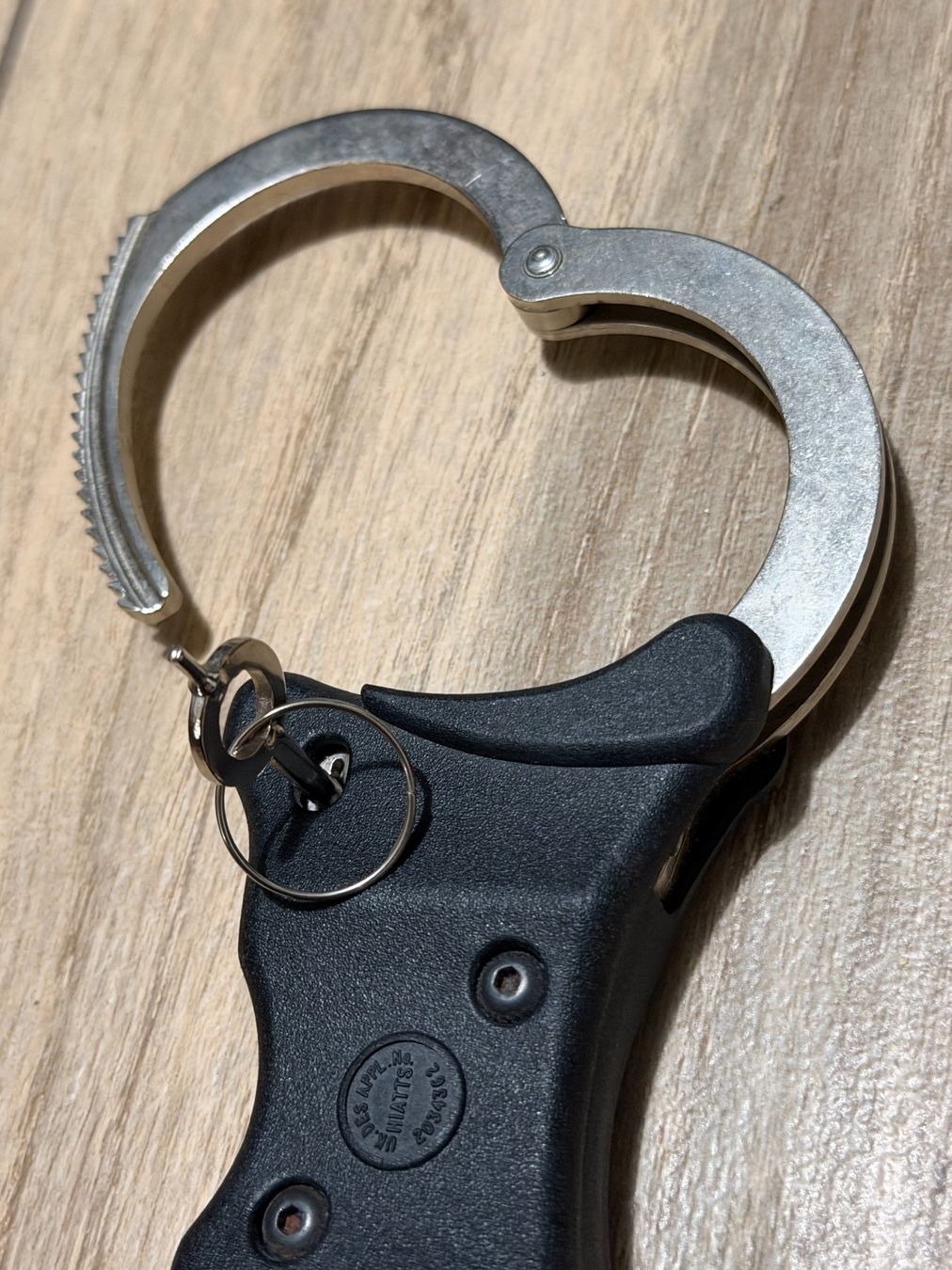 Autres événements d'entreprise et fêtes: Professionelle ASP Rigid Polizei Handschellen Cuffs starr – D'occasion à Liestal par ElektraG 3