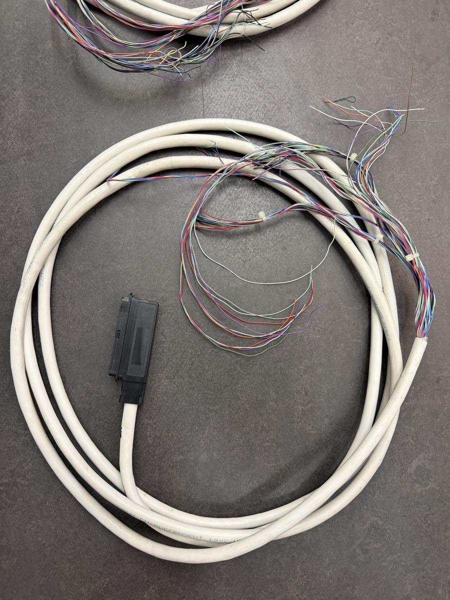 Cavi: 25 Pair Telco Trunk Cable – Usato da Lyss venduto da Shantishiva