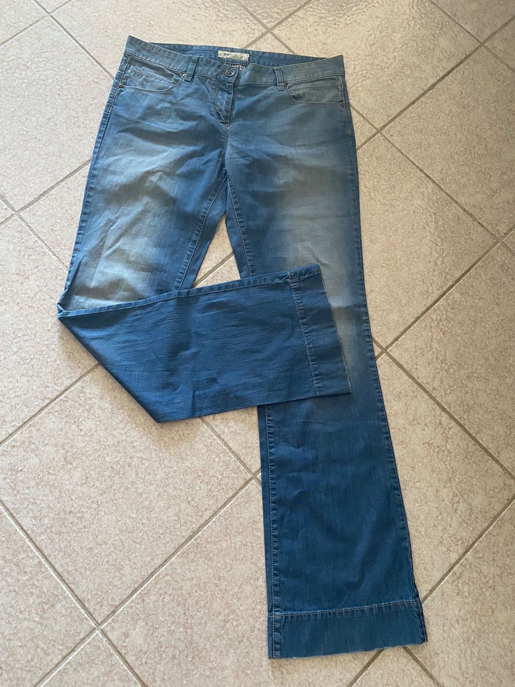Jeans: HENRY COTTONS Bootcut Flared Jeans Gr. W31 – Usato da Besazio venduto da lionheart63
