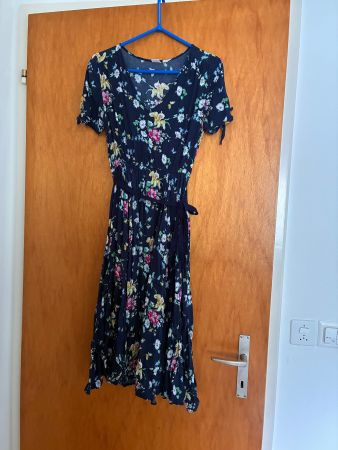Sommerkleid Dunkelblau Blumendruck Grösse S