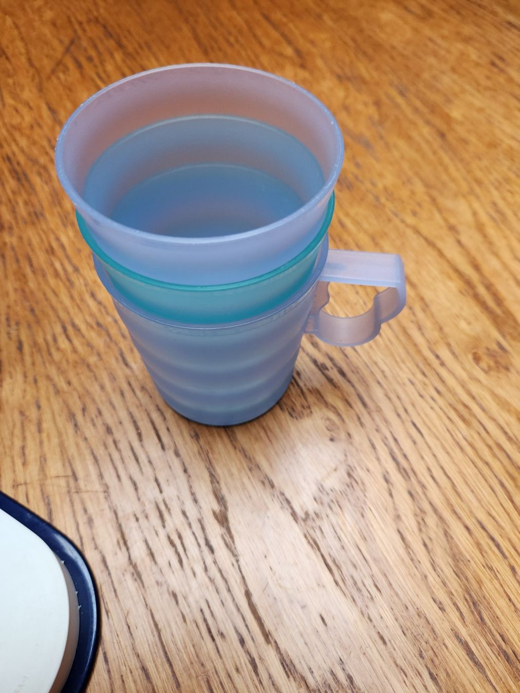 Tupperware Contenitori & Simili: Tupperware Krug Preludio 1,7l mit drei Tupperware Becher – Usato da Gstaad venduto da Meiel2020 7