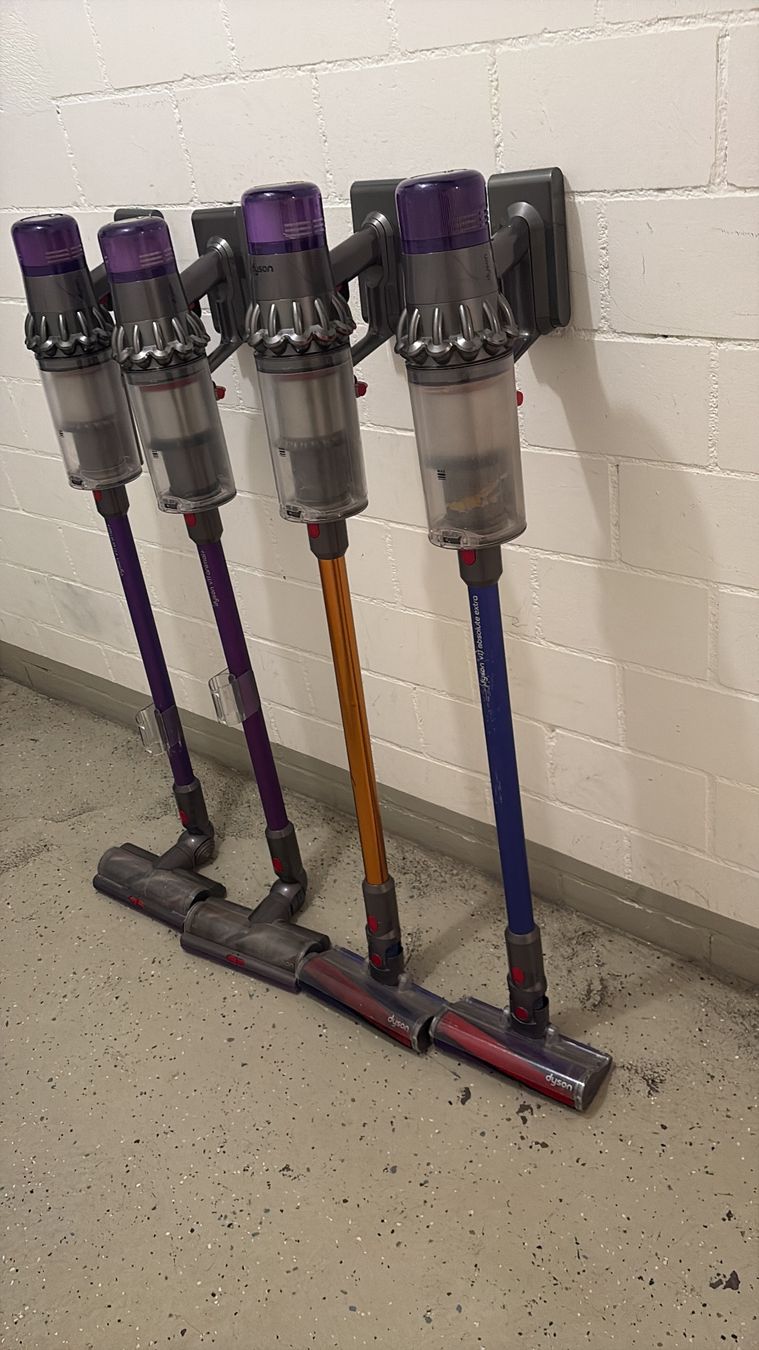 Dyson Aspirapolveri & Accessori: 4x Dyson V11 absolut  Handstaubsauger – Difettoso da Lausen venduto da sen_jm7c