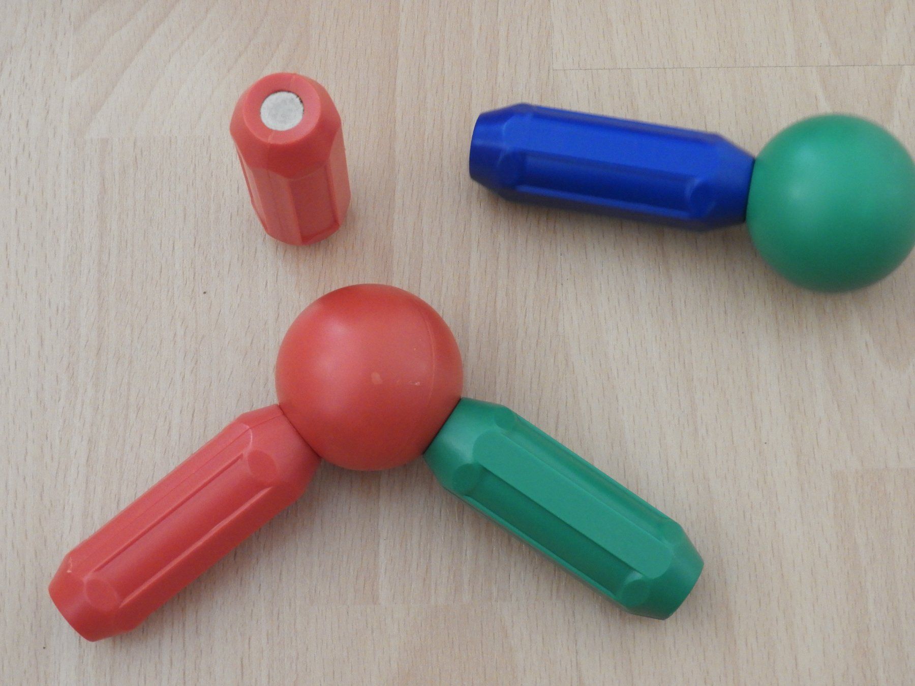 Kit di costruzioni: Jeu de construction magnétique – Usato da Dombresson venduto da sev_bsb8 8